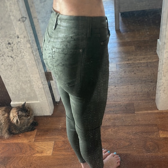 7 For All Mankind Green Waxed jeans ‘24’ - Picture 2 of 15